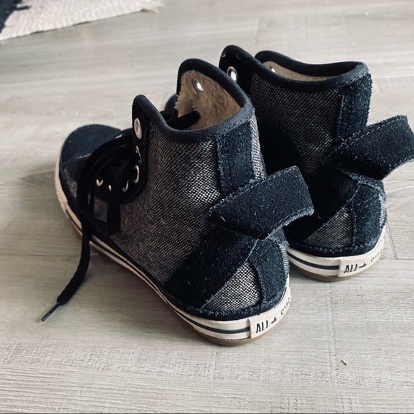 Women’s Hightop Elise Faux Fur Converse Sneaker. True to size - Picture 12 of 13